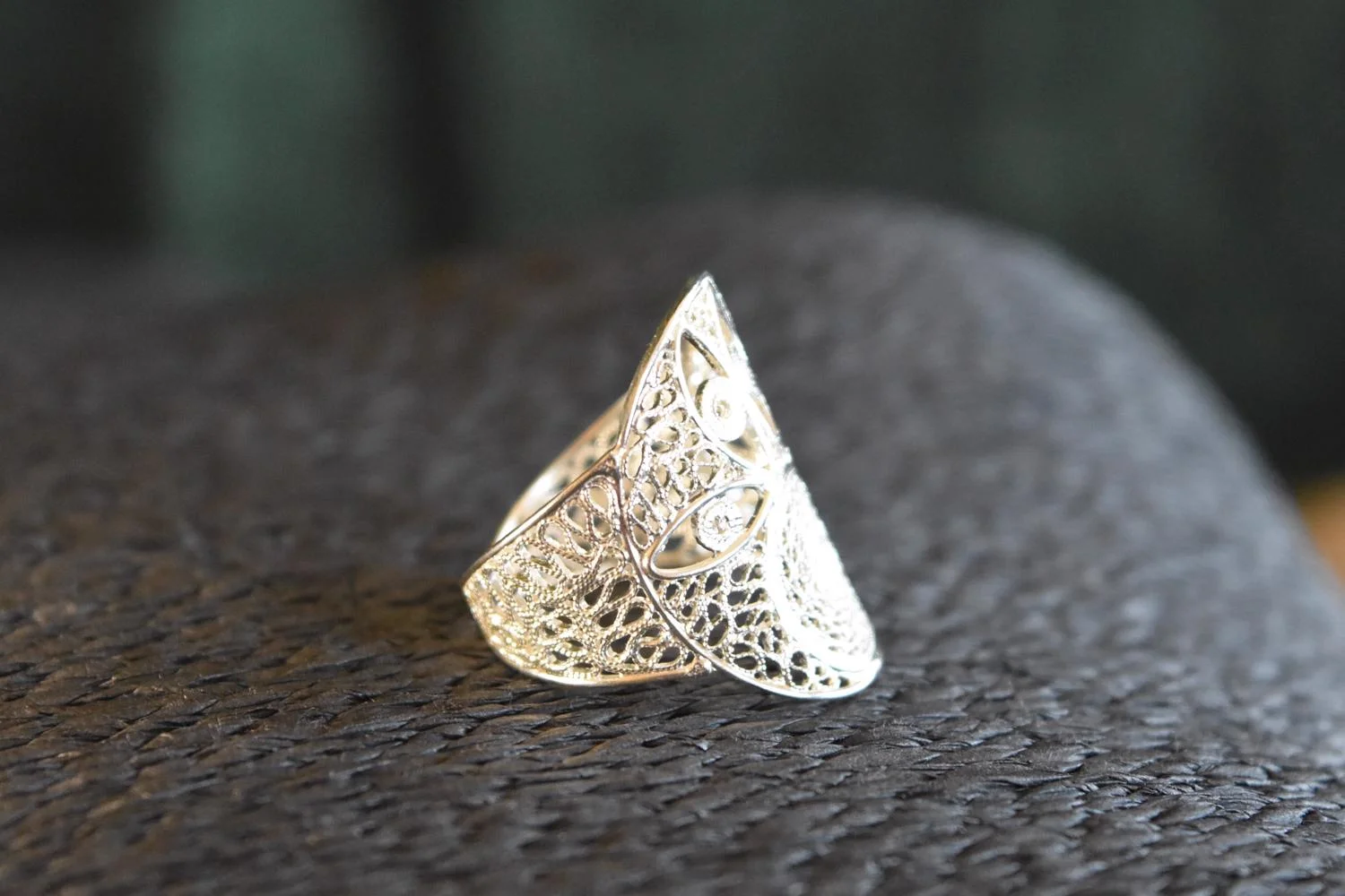 Filigree Circle Figure Ring (3).JPG