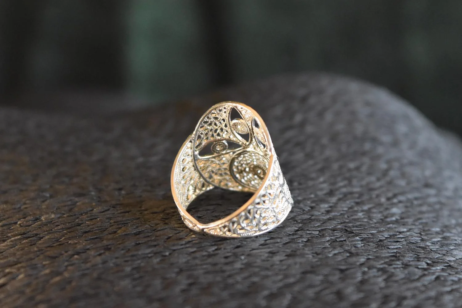 Filigree Circle Figure Ring (5).JPG