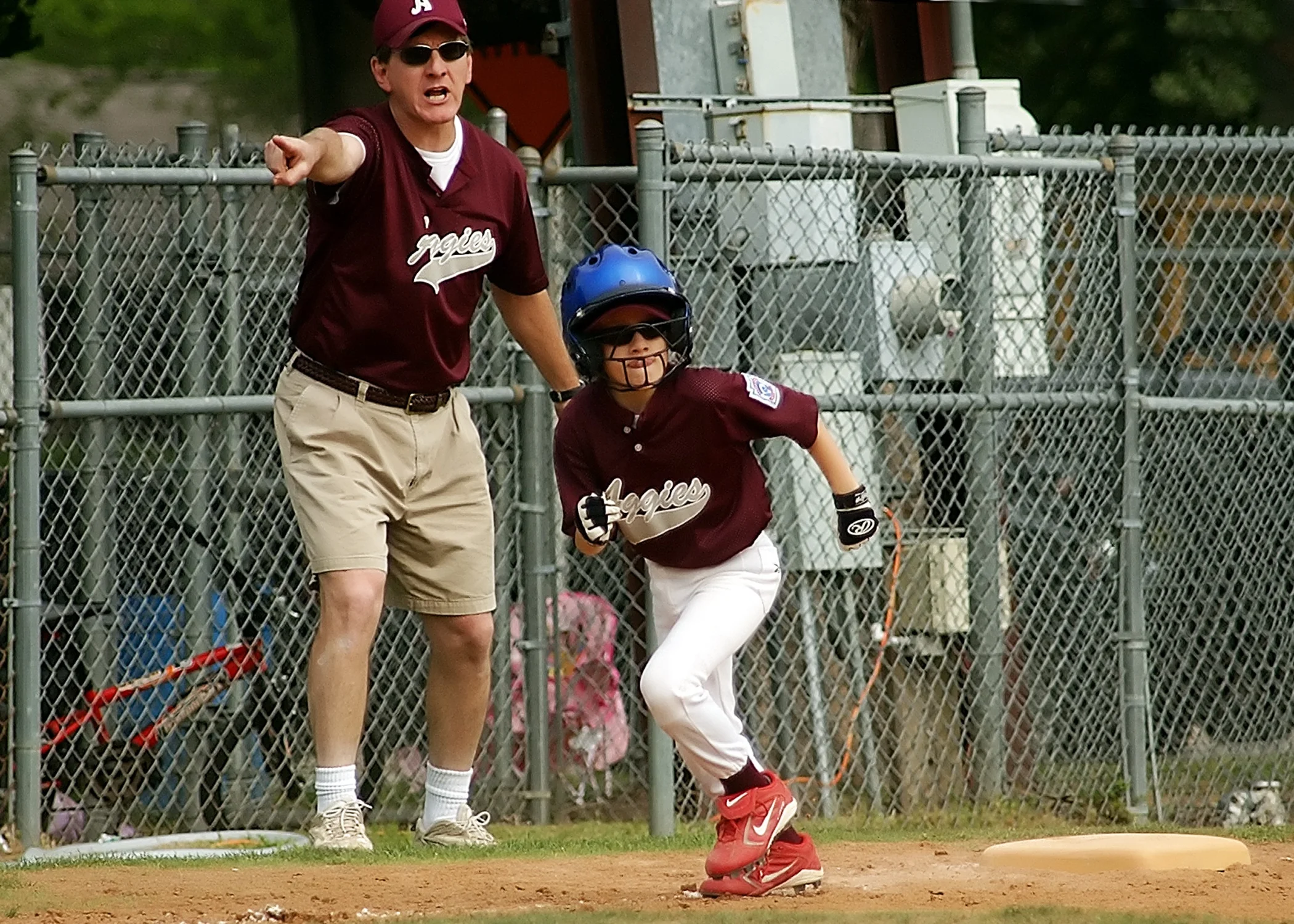 baseball-runner-coach-little-league-163308.jpeg