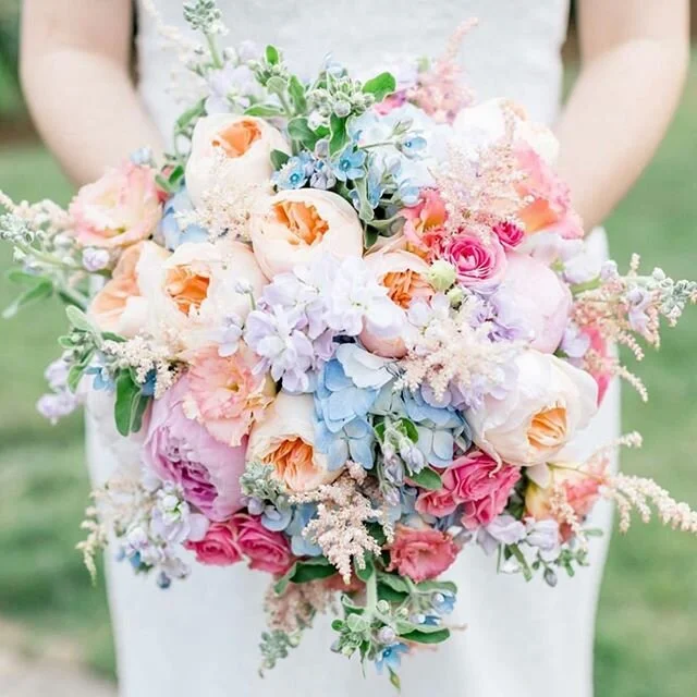 We are in the yellow today ! Even though we are supposed to be by appointment only , we&rsquo;re just going to be open because we can be.  6&rsquo; apart with masks. Saturday we will be there 9-12 as well if you want to visit . 
Now about this BOUQUE