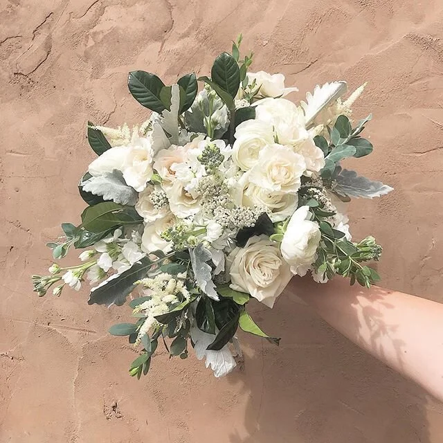 It&rsquo;s a nice day for a white wedding.....We had a micro wedding on Wednesday @historicshadylane . #historicshadylane 
#whitewedding #yorkpaflorist #pennsylvaniaweddings #fostersflowershopweddings #bridalbouquets #weddingbouquets