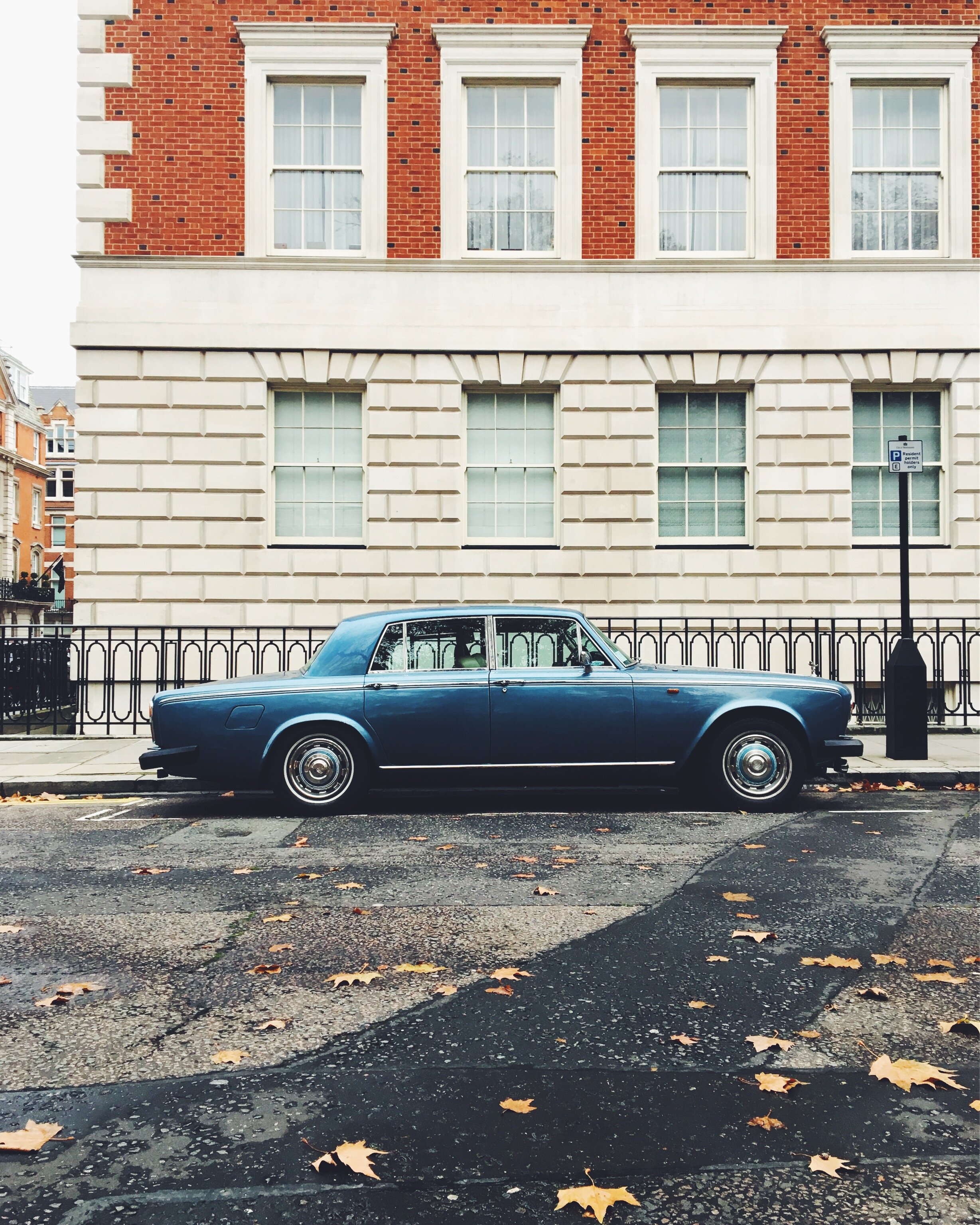 Rolls Royce Silver Shadow II, London