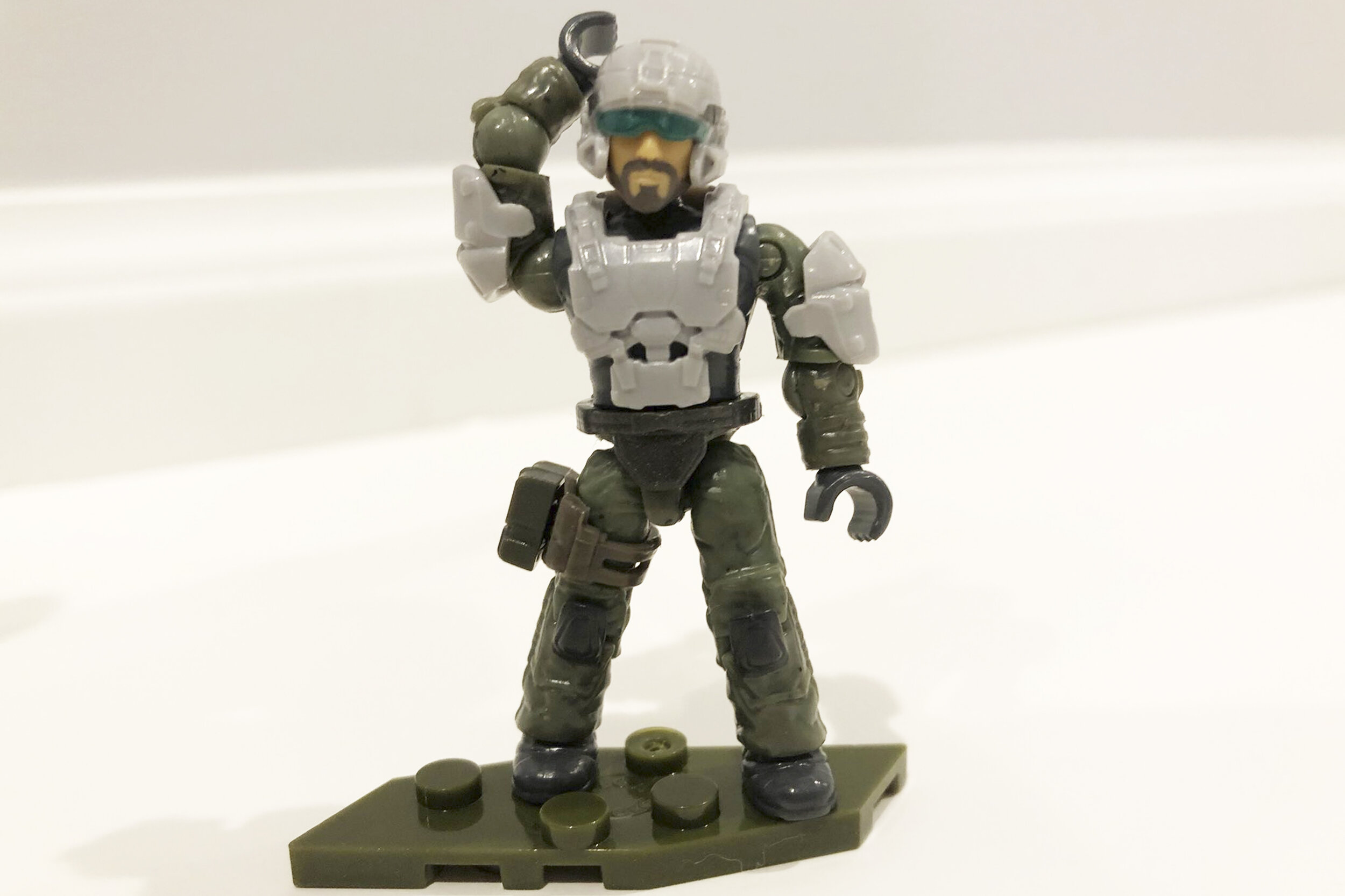 Mega Construx Halo Infinite Set Review: GRN08 UNSC Marine Gear Pack ...