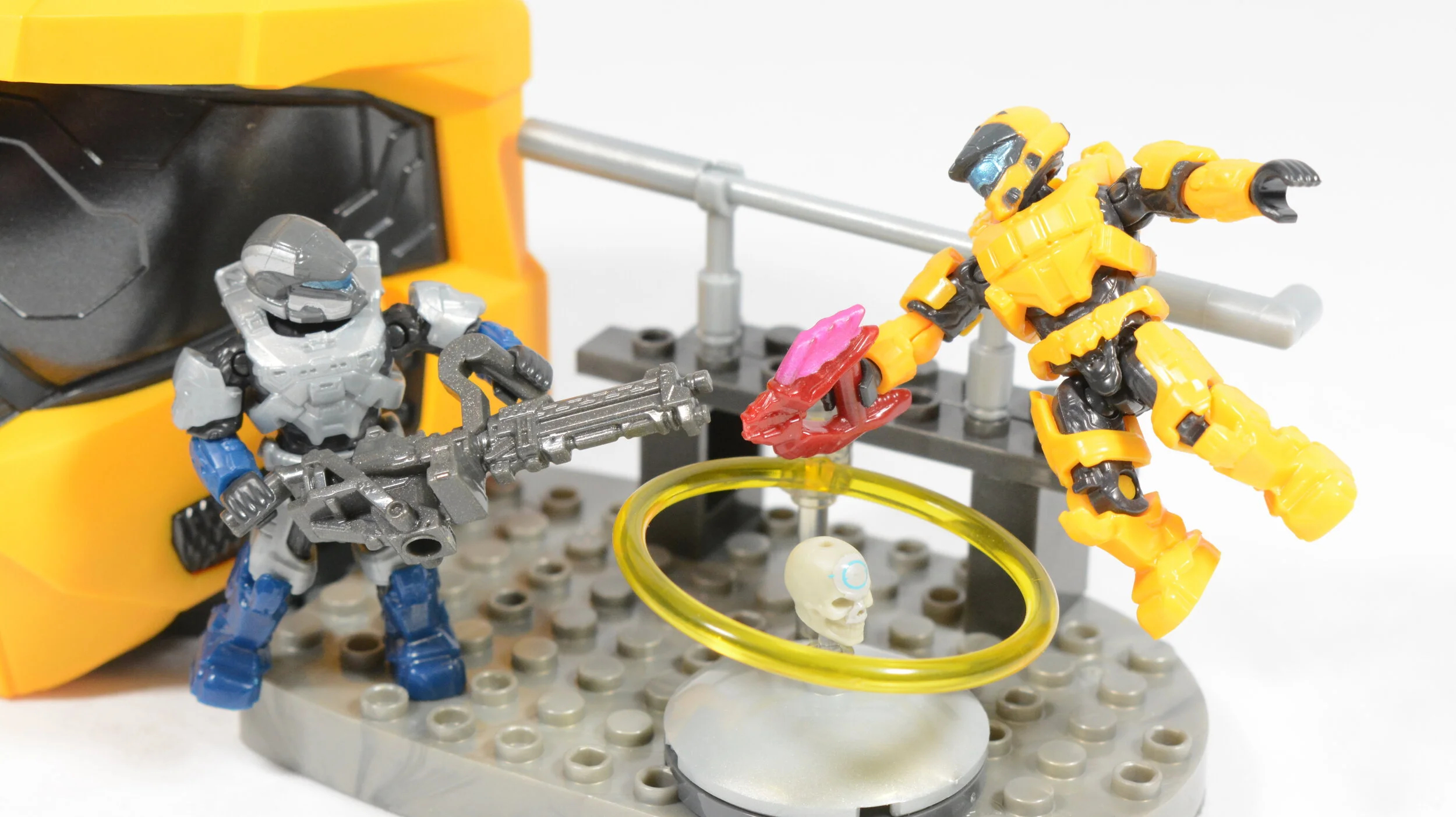 Mega Construx Halo Infinite Set Review: GWY99 Skull Control Helmet