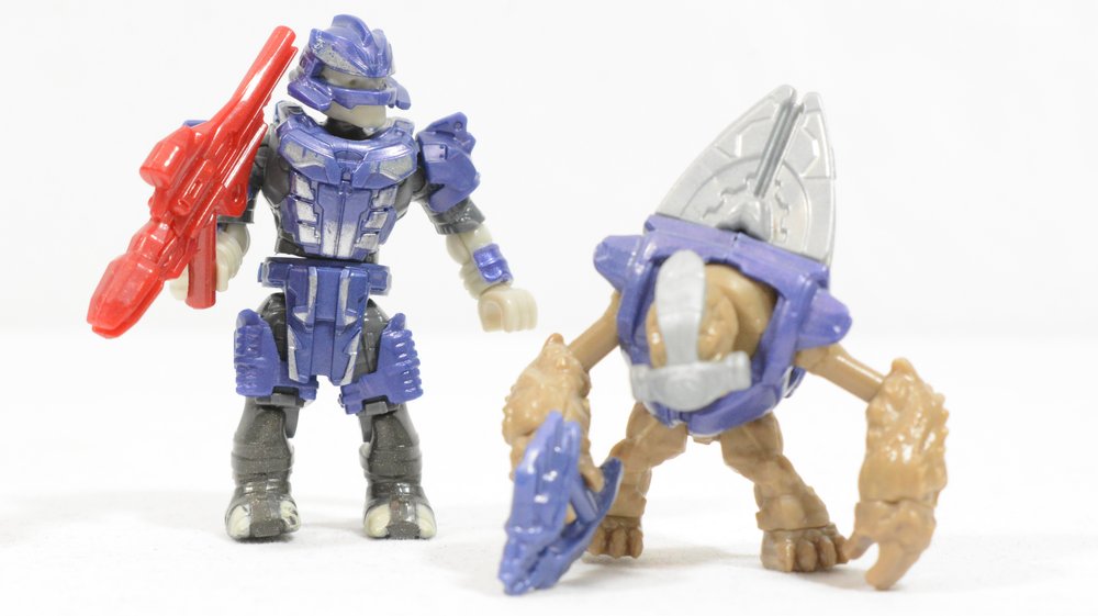 Halo Mega Construx Micro Action Figures Warrior Series CNC84 Blind Bag (2  Pack)