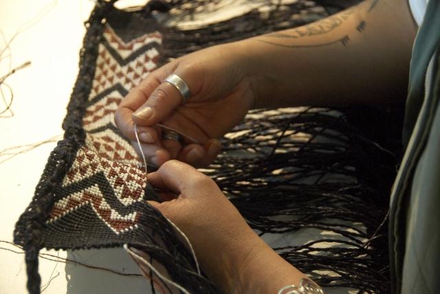 Weaver Veranoa Hetet of Hetet School of Maori Art, image via Te Papa Museum