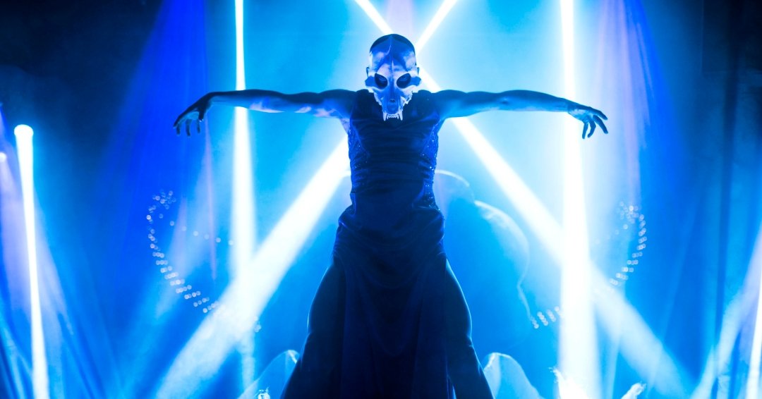 The McKittrick Masquerade #lightingdesign

Sleep No More NYC/The McKittrick Hotel

Lighting Design @devincameroncreative 
Director @sophiebortolussi
Scenic Design @jessie_h_flynn
Costume Design @atelier.abene
Makeup Design @dollfille
Sound Design @gr