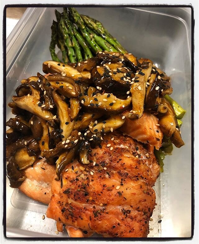 Ginger Shitake Salmon, roasted sesame asparagus #baltimoremealdelivery