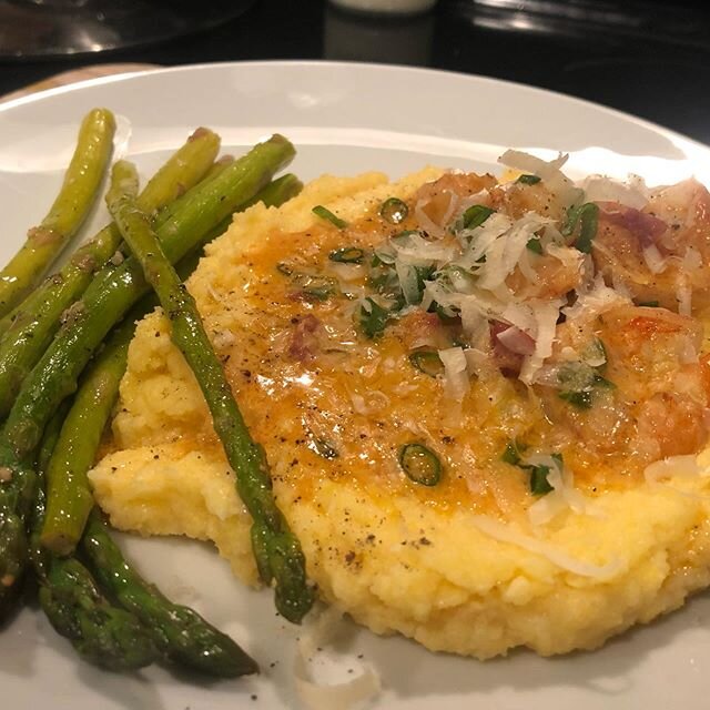 Creamy Shrimp and Grits with asparagus #baltimoremealdelivery