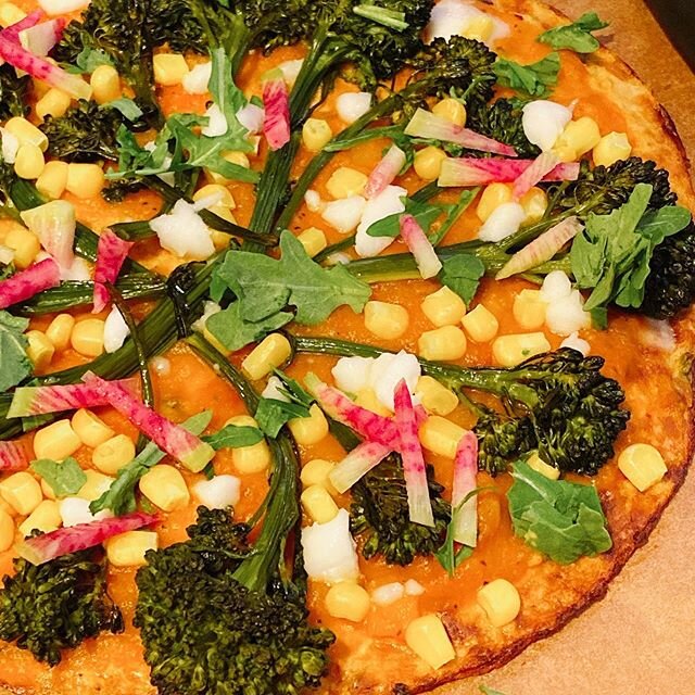 Awesome deal alert 🚨 ⠀
⠀
You all know how much I love my @califlourfoods pizza crust with real simple ingredients and now you can get 10% off your first online order on their website 🙌 Just use promo code:⠀
VIVBUZZ⠀
⠀
They have plain grain free, gl