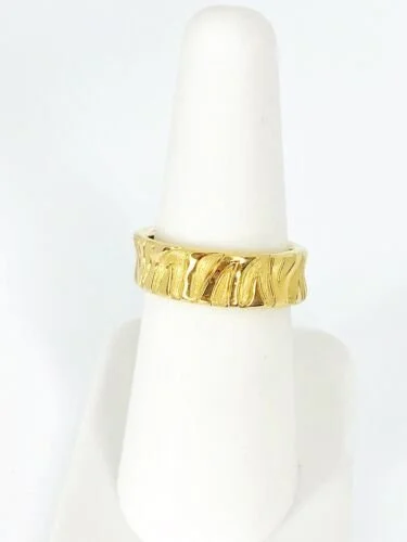 Roberto Coin 18KYG Zebra Print Ring — DeWitt's Diamond Gold