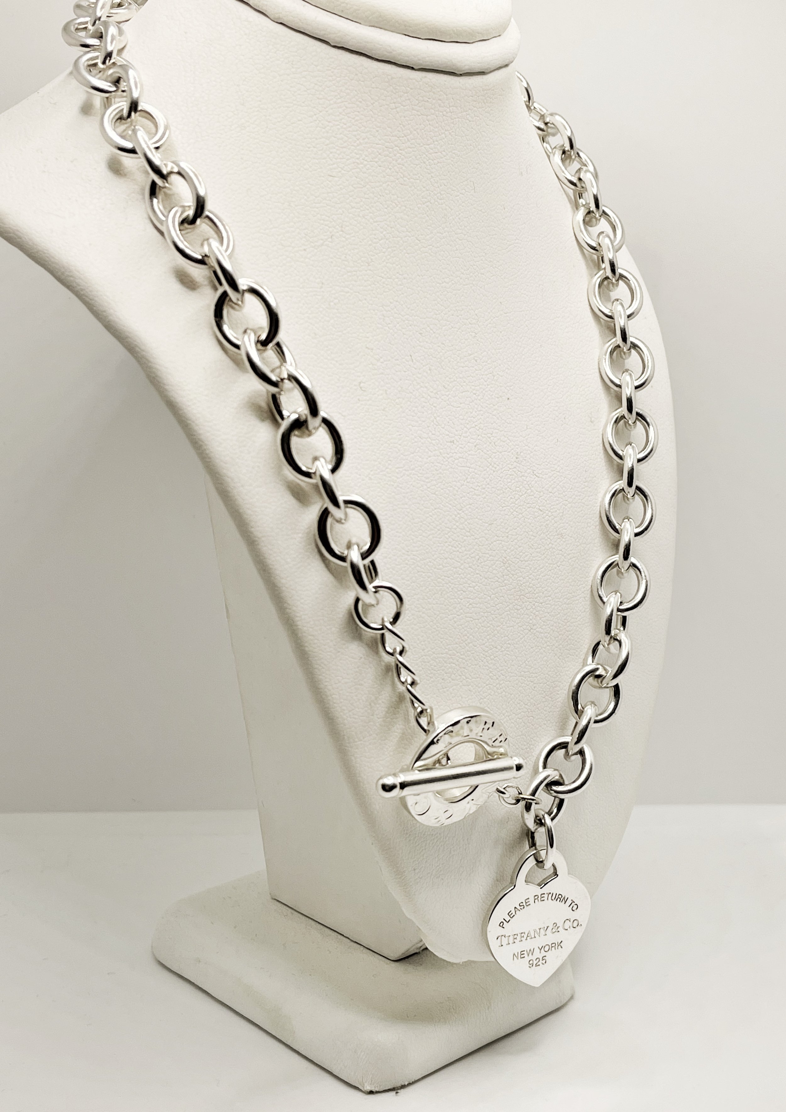 Tiffany & Co Heart Tag Toggle Necklace | Toggle necklace, Necklace, Tiffany  & co.