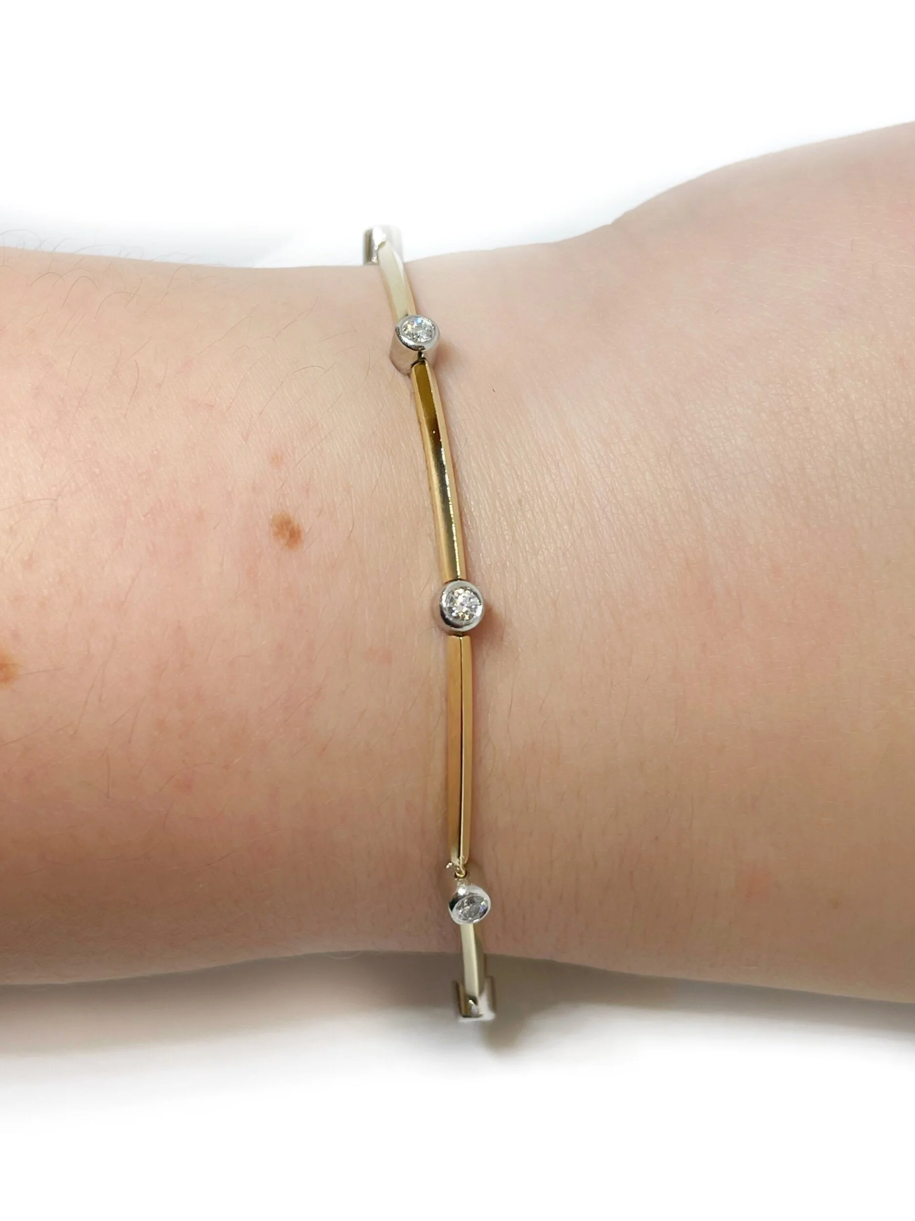 DF8FFAF0-481D-4850-B5FF-7A51D2D6BDE6