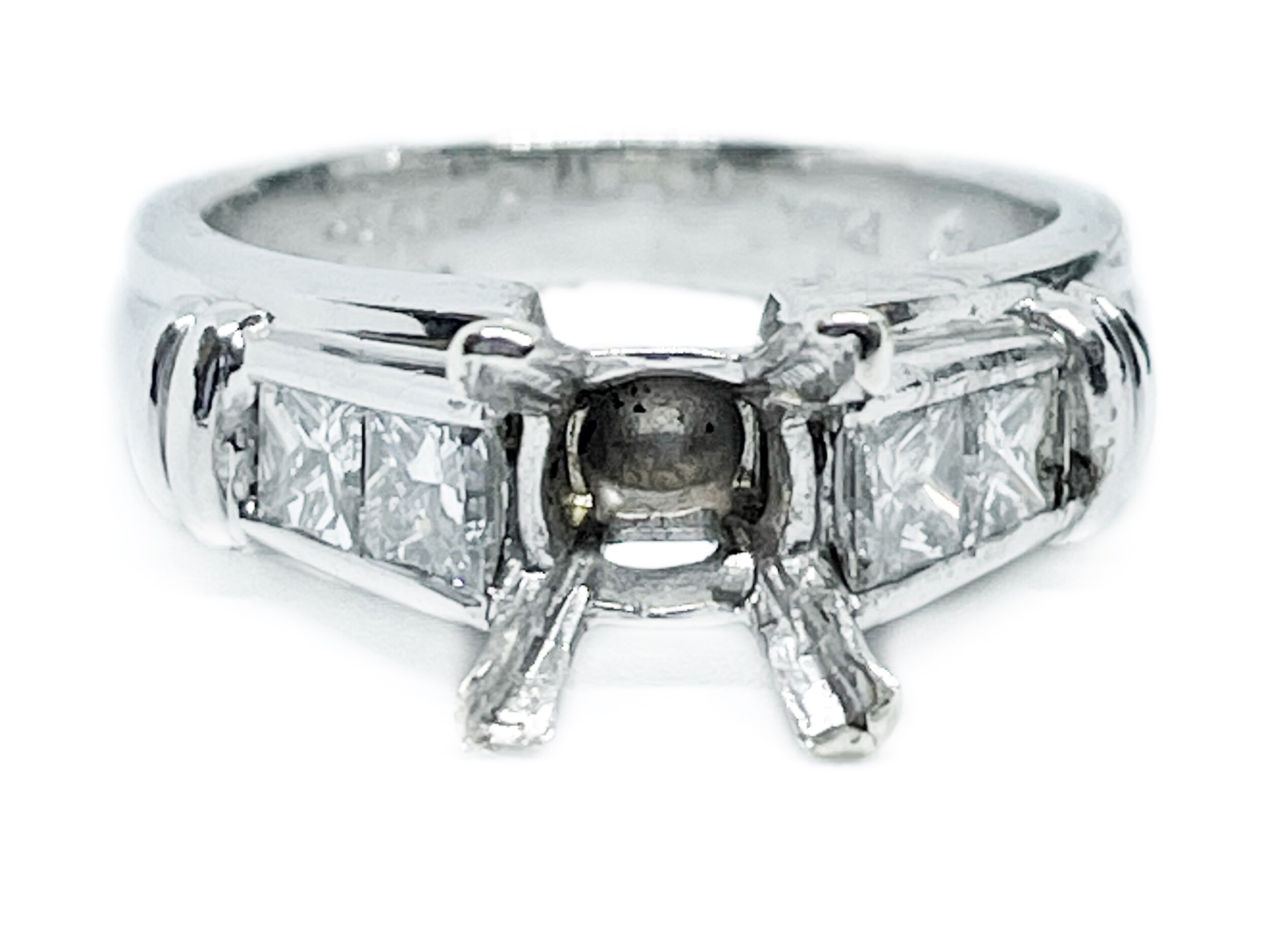 06E17AAD-4B4C-4A8C-AE34-382C2F69A4CF