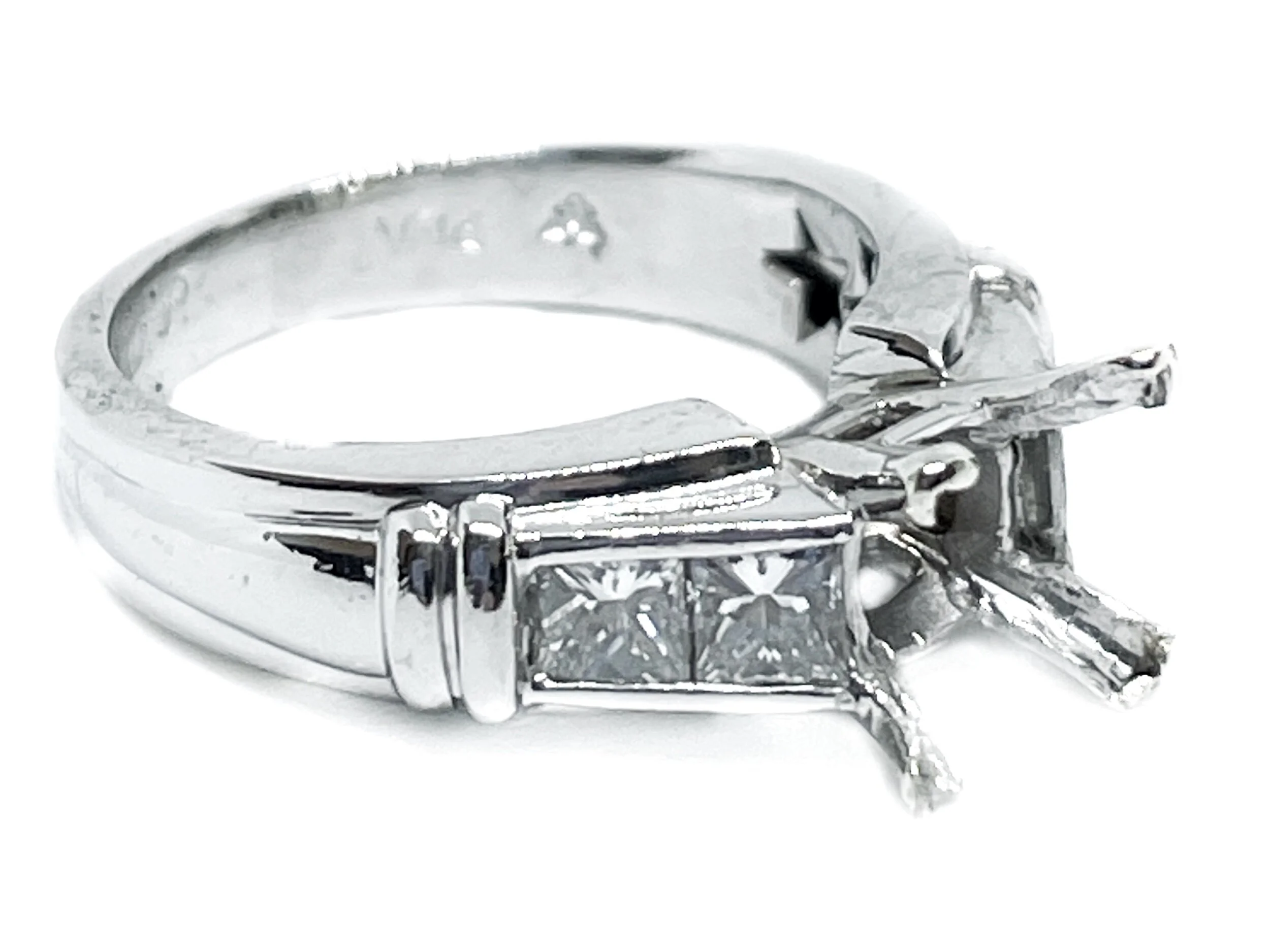 7849F314-1E93-4FF1-A8B9-39F32B70539D