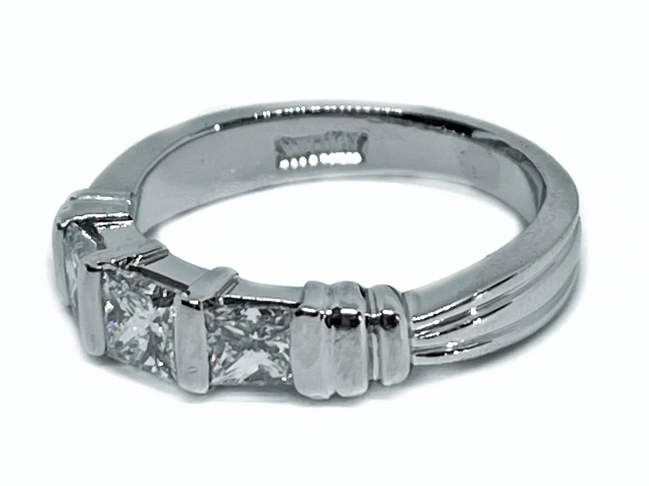 8B68634B-685F-4E36-864D-FB162DAA481C