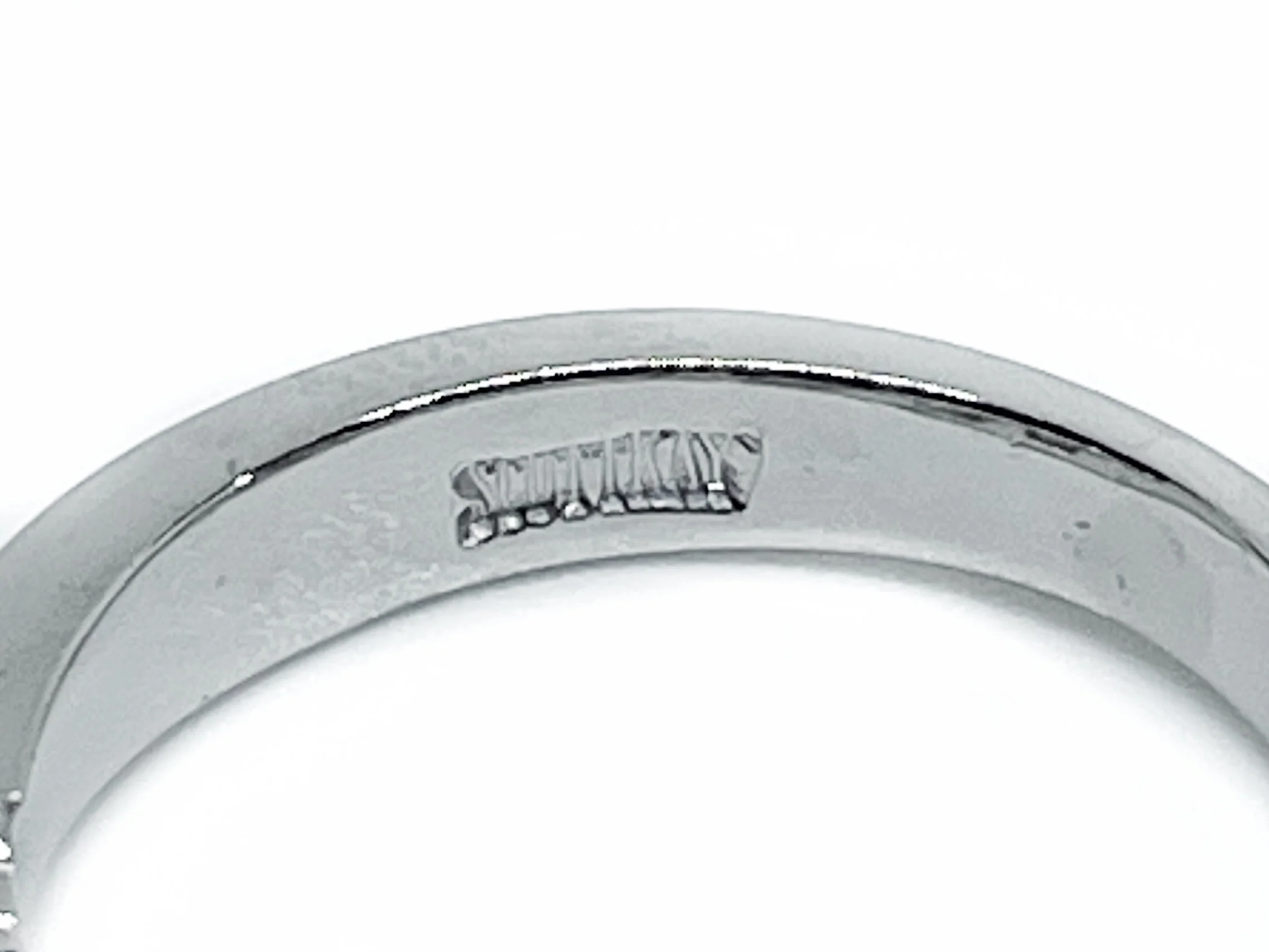 000E0ADE-0A0F-4020-96E4-2445C6738F14