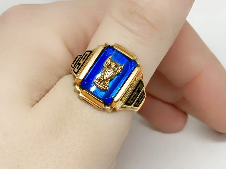 High School Class Ring With Opal Stone 10KYG 1969 Class Ring W