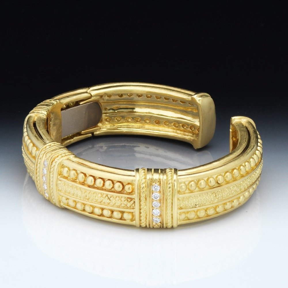 Judith Ripka 18k Gold and Diamond Bangle Bracelet — DeWitt's Diamond Gold  Exchange