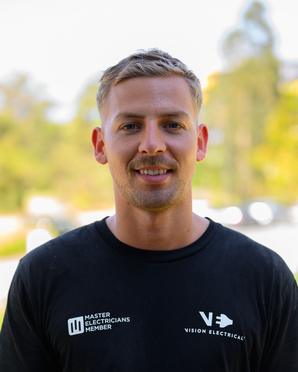 Meet Tom⚡ One of our top electrical and air con techs, he handles every job with precision and zero fuss 💪 Beyond circuits, he's into gym, motorbike adventures, and property investing 🏋️&zwj;♂️🏍️🏠
We're so happy to have him on our team 🌟