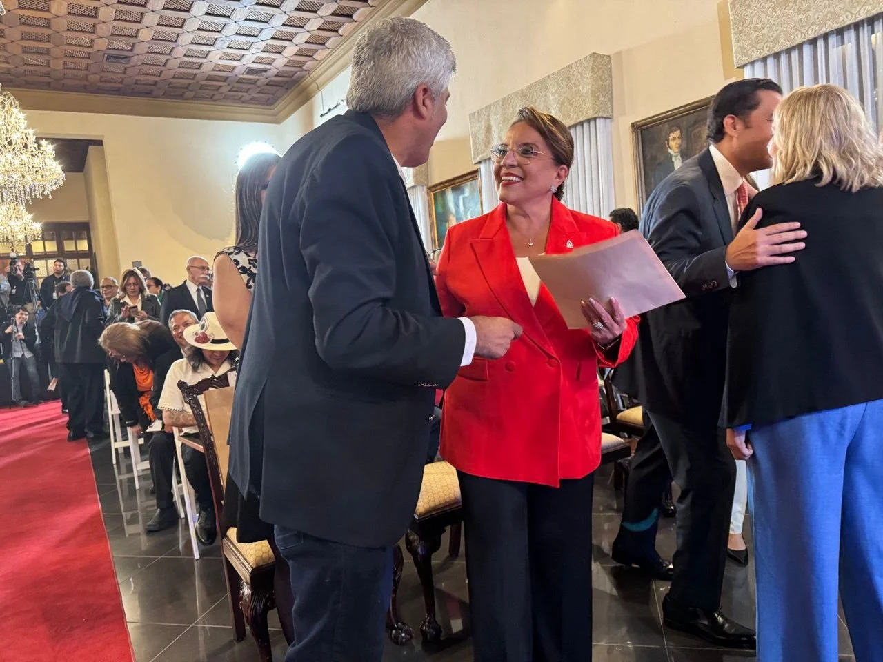 Alejandro Rusconi w President Xiomara Castro 1.jpg