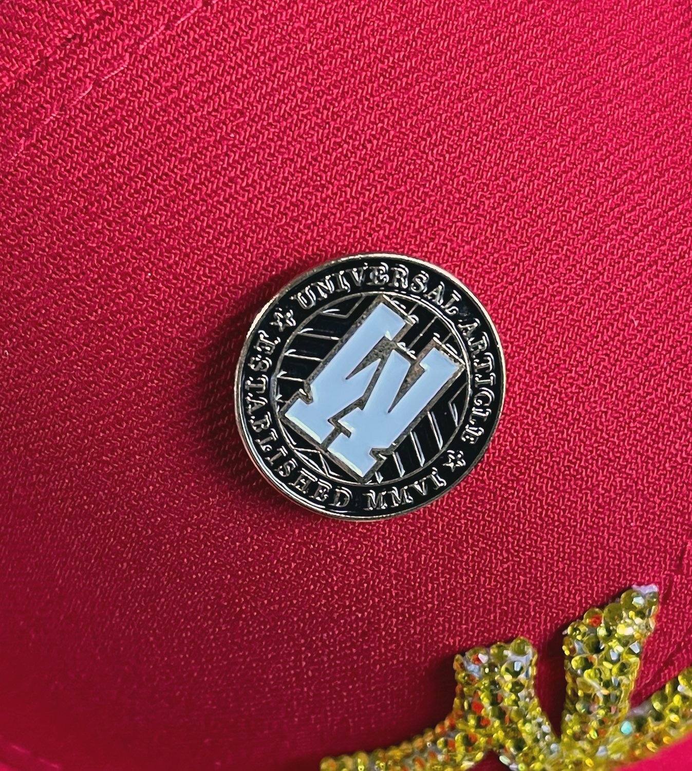 UA-SEAL-BLKGOLD-onREDHAT.jpg