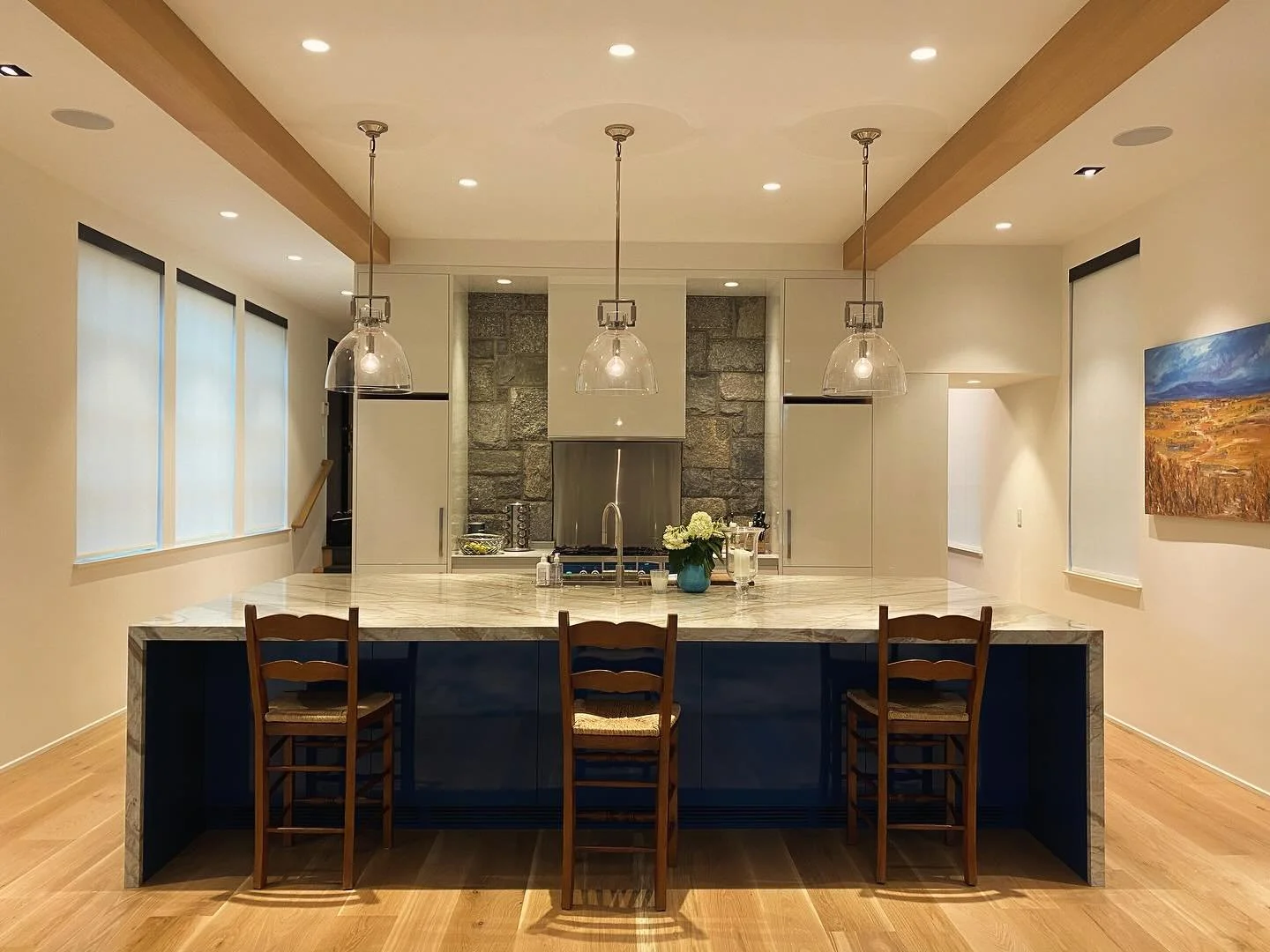 Flashback to this amazing kitchen for our Wilson Point project.  #classicandmoderninteriors #interiordesign #luxeinteriors #custominteriors #customkitchendesign #instad&eacute;cor #instaarchitechture #rusticdecor