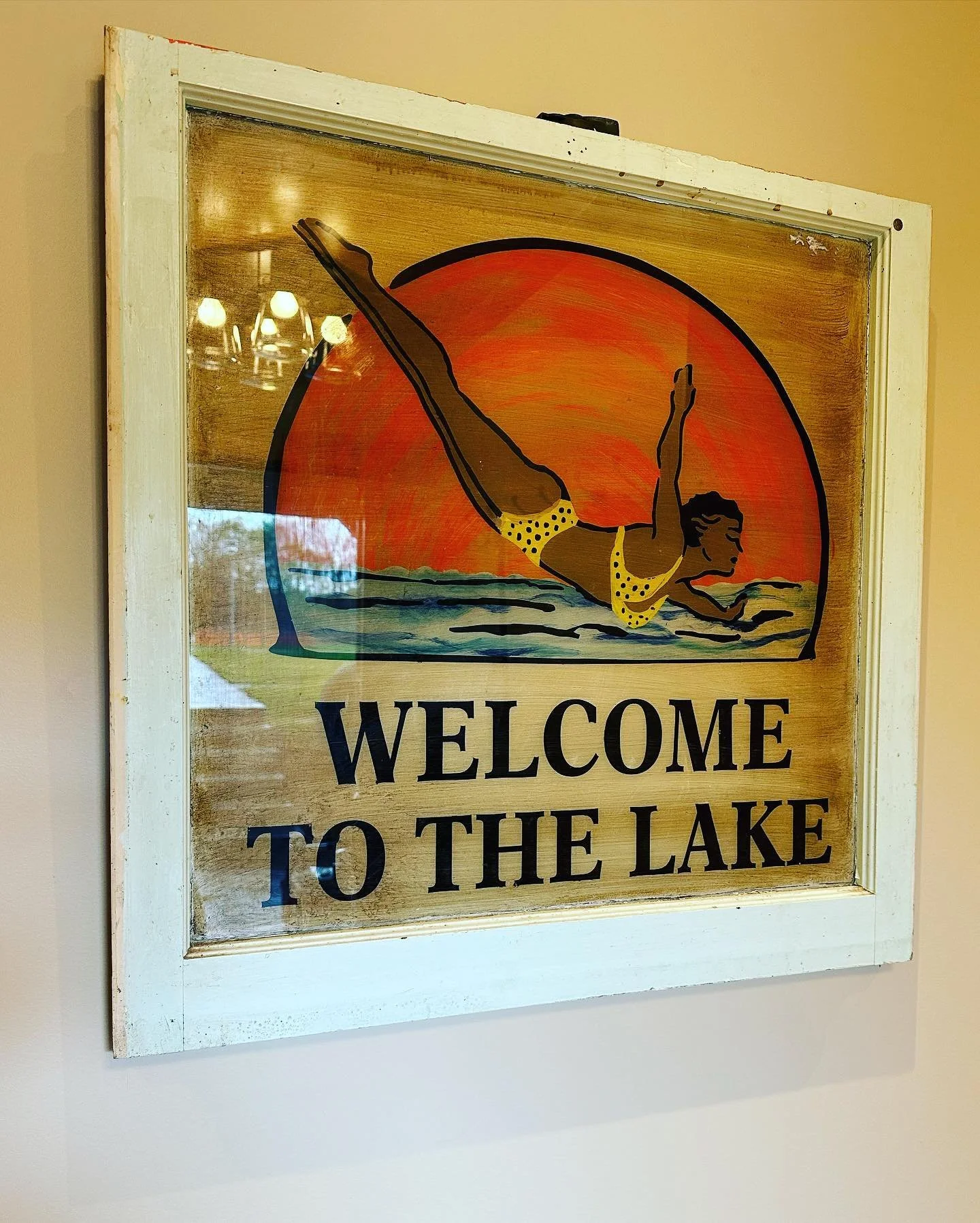 Welcome to the Lake! Our latest cabin project - we are loving all the warm wood tones of this client&rsquo;s camp.  @rugandkilim @simonpearce @thibaut_1886 @palecekdesign #interiordesign #luxeinteriors #classicandmoderninteriors #instadecor #vermonti