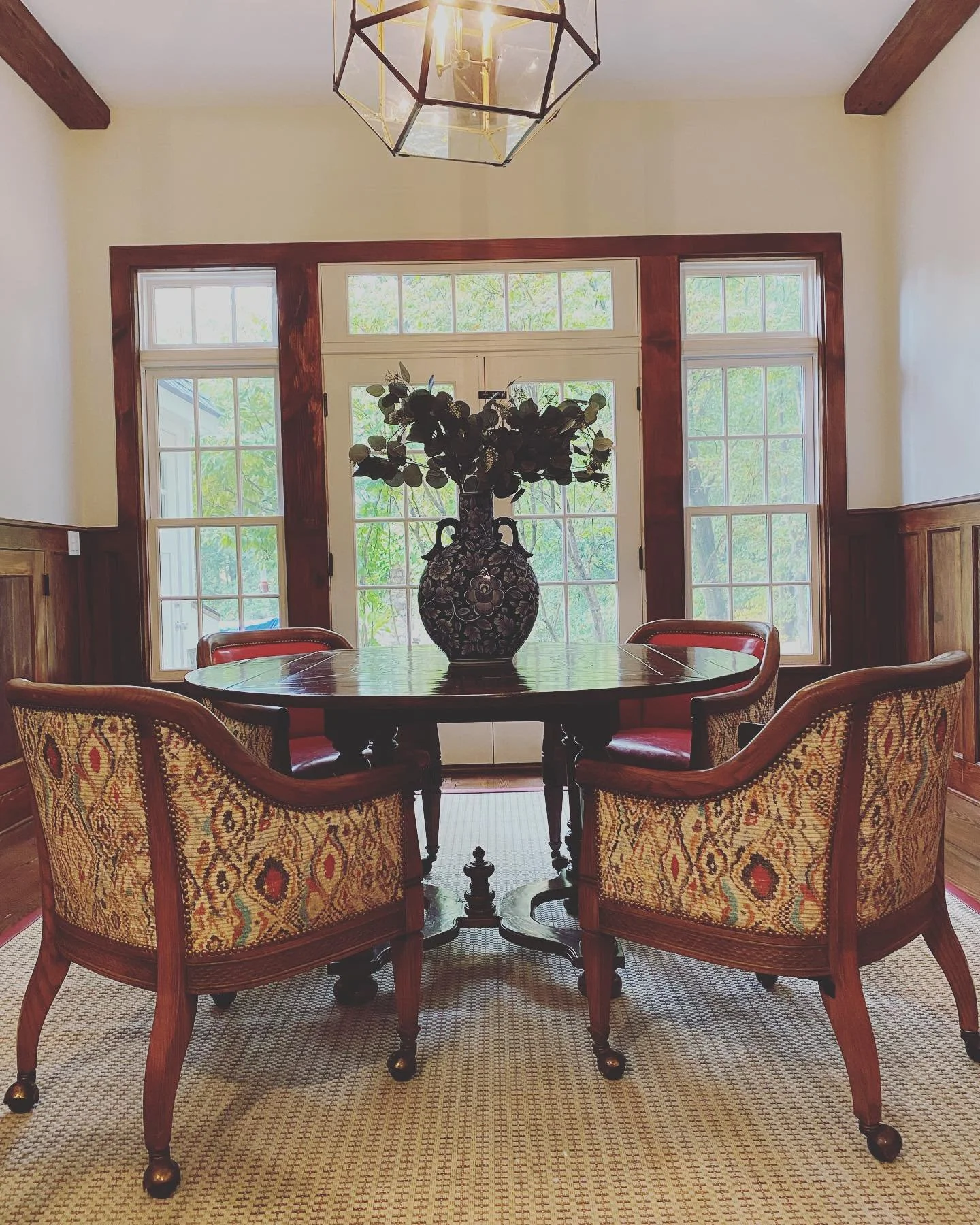 Whose ready for some cards??? Loving how this modern fabric updates these vintage card chairs! #countryhouse #interiordesign #instainteriors #luxeinteriors #cozyhome #instaarchitecture #woodbeams #luxedesign #custominteriors #classsicandmoderninterio