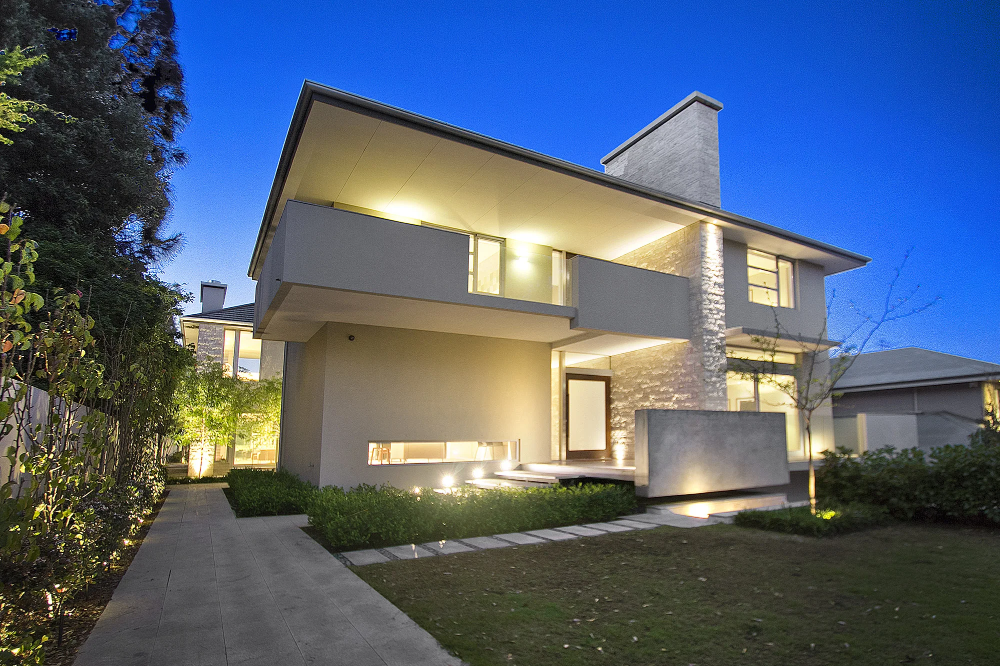45A_Irvine_St_Twilight_02.jpg