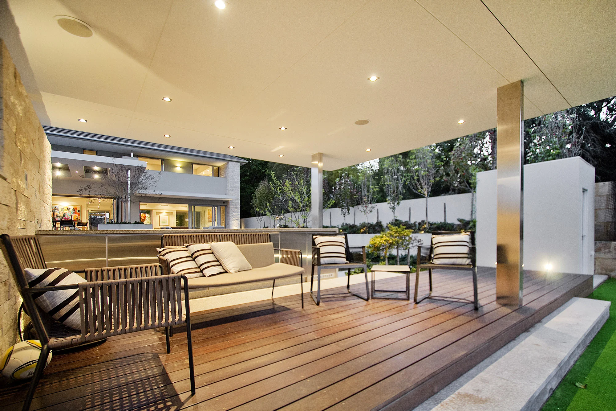 45A_Irvine_St_Twilight_10.jpg