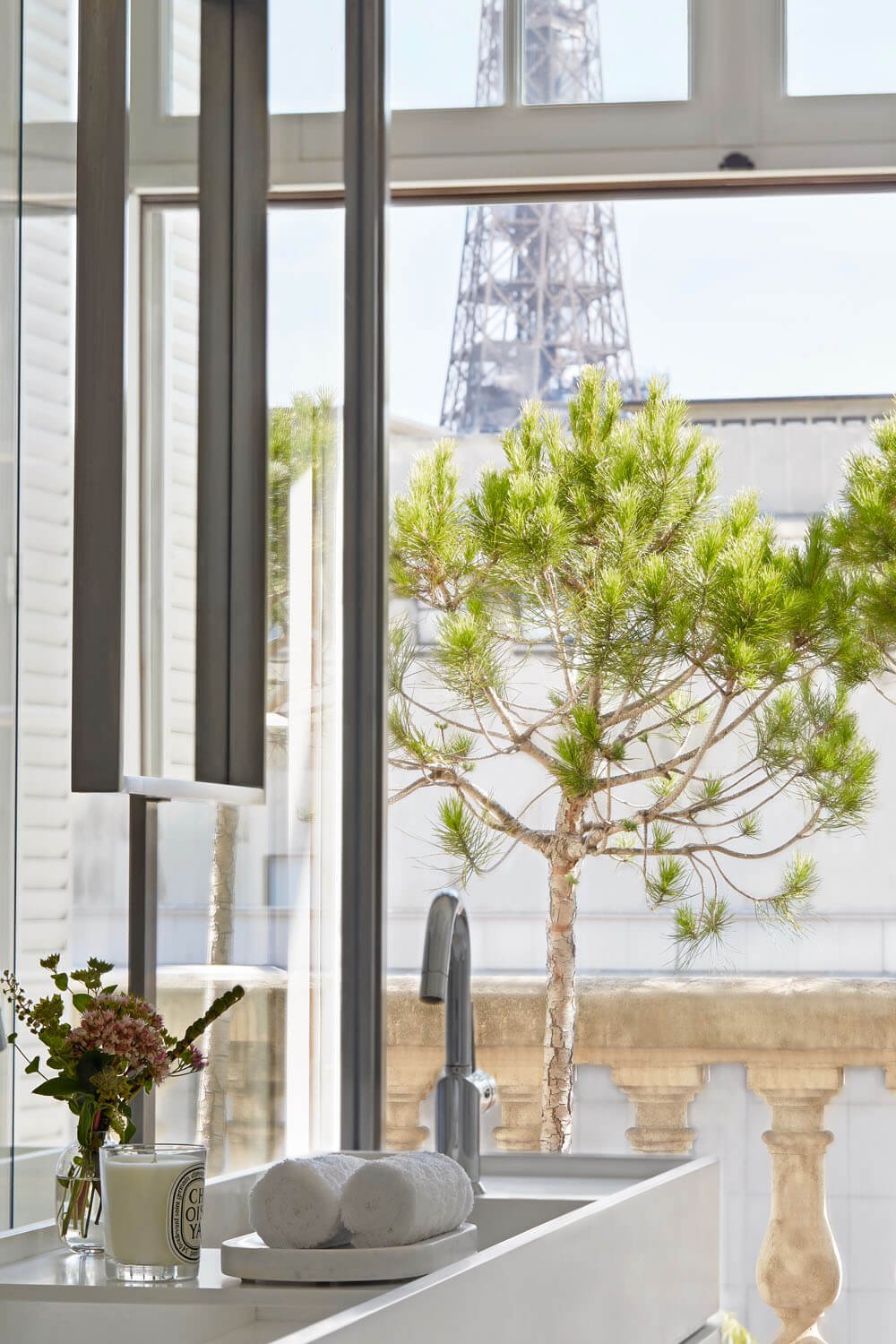  Eiffel tower can be seen from the bathroom balcony of this Trocadero apartment. 