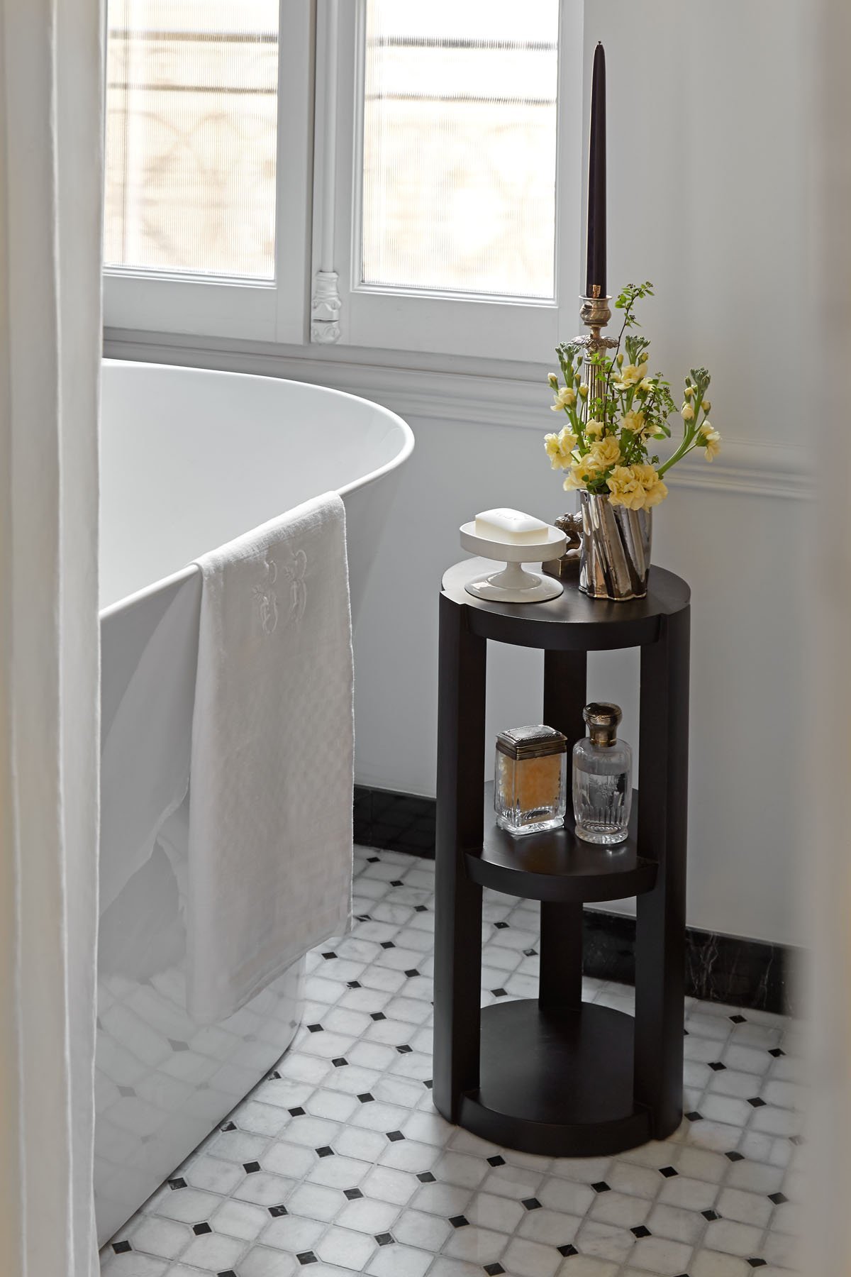 lichelle-silvestry-interiors-paris-recamier-bathroom-details.jpg