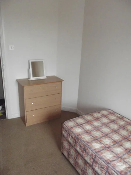 Bed 2 (2).JPG