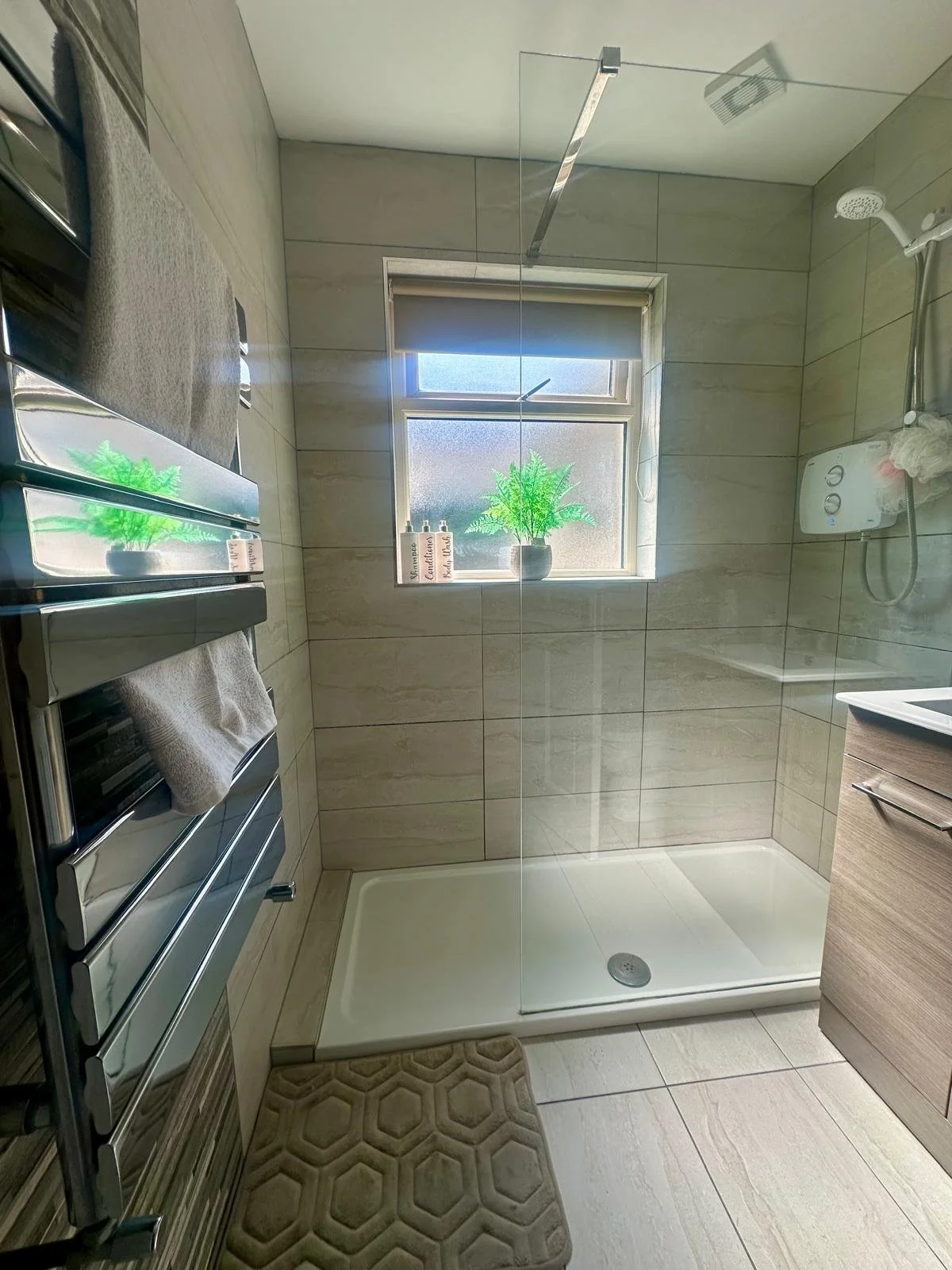 bathroom 1.JPG
