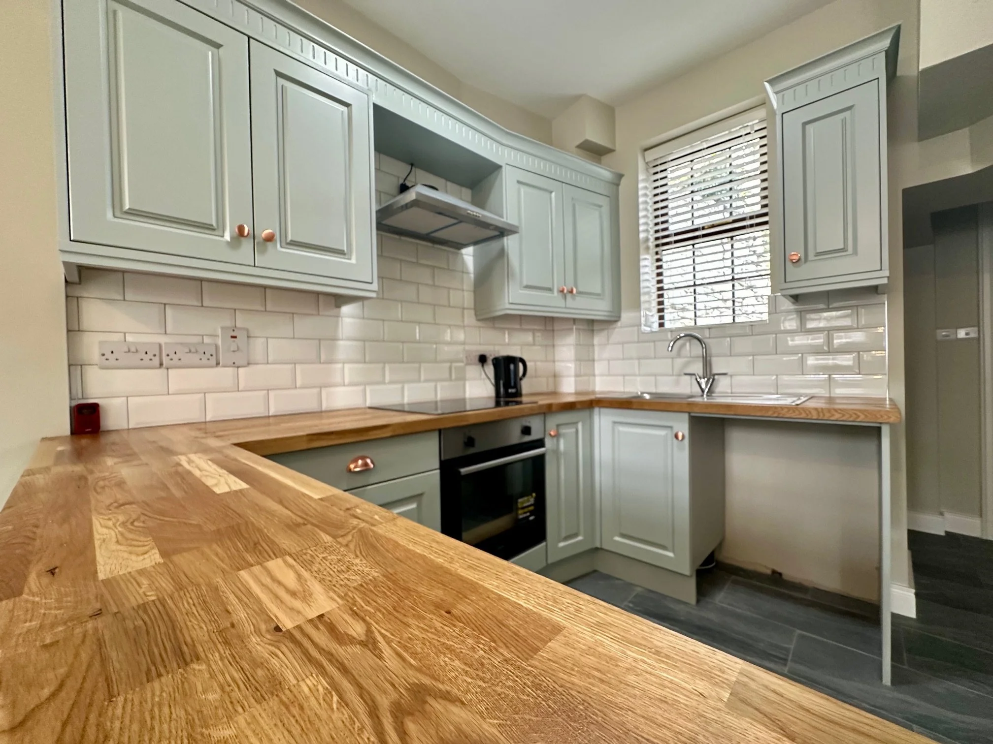 Kitchen 2.jpg