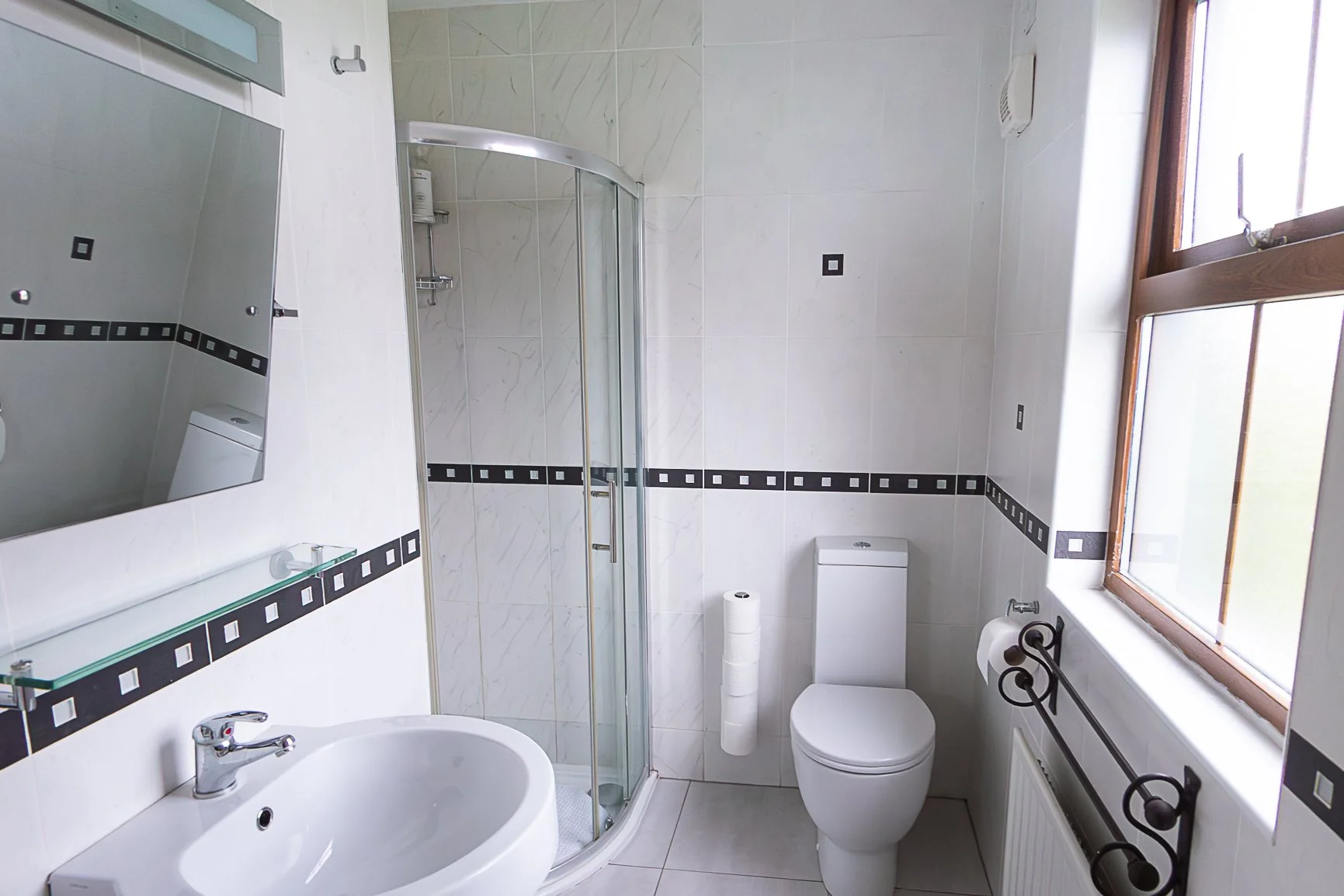 1.04 Bedroom 1 Ensuite .jpg