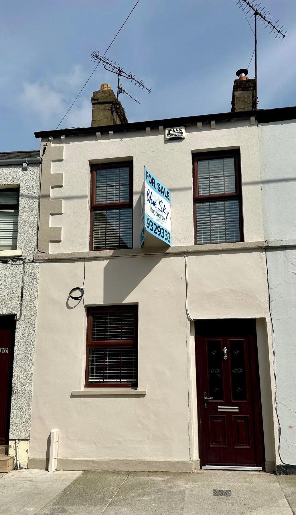 Front of House 1.jpg