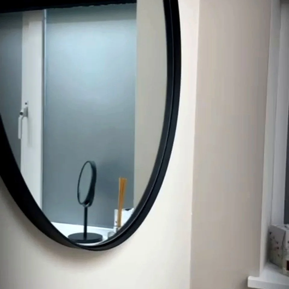 03_mirror_corner_square.jpg