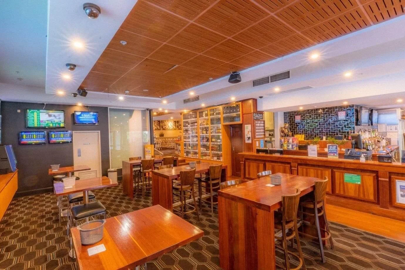 The Coniston Hotel Wollongong - 4-star pub and accommodation