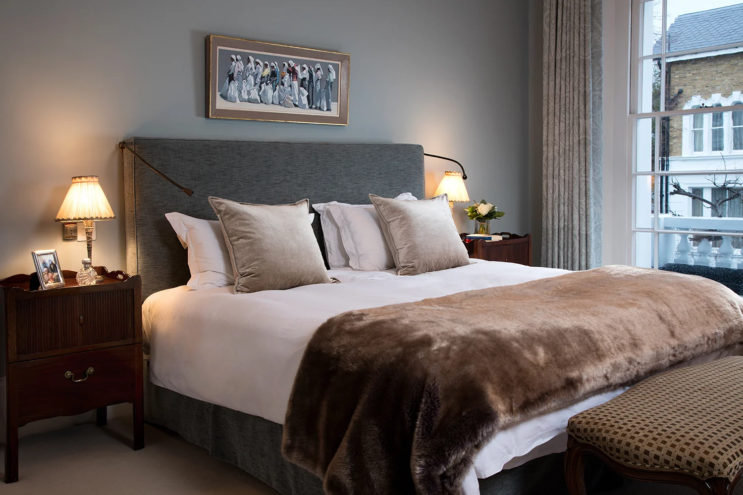 When the upper floors of this elegant Georgian House in Chelsea required refurbishment, I was briefed to design a classical master suite making the most of it’s grand proportions and existing antique furniture to create a calming sanctuary for the owners.