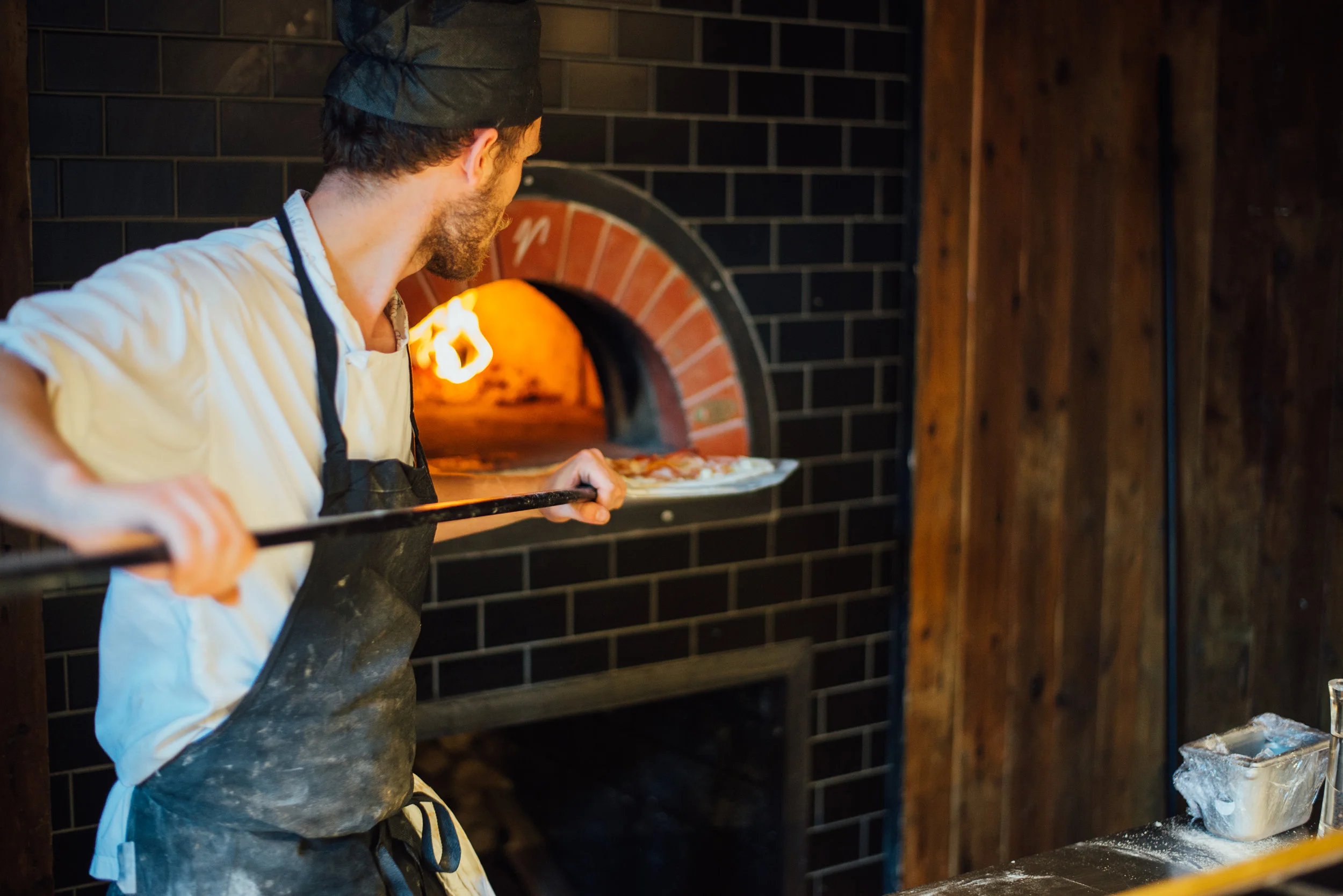 PIZZAIOLO_FIRED_OVEN_LANDSCAPE.jpg