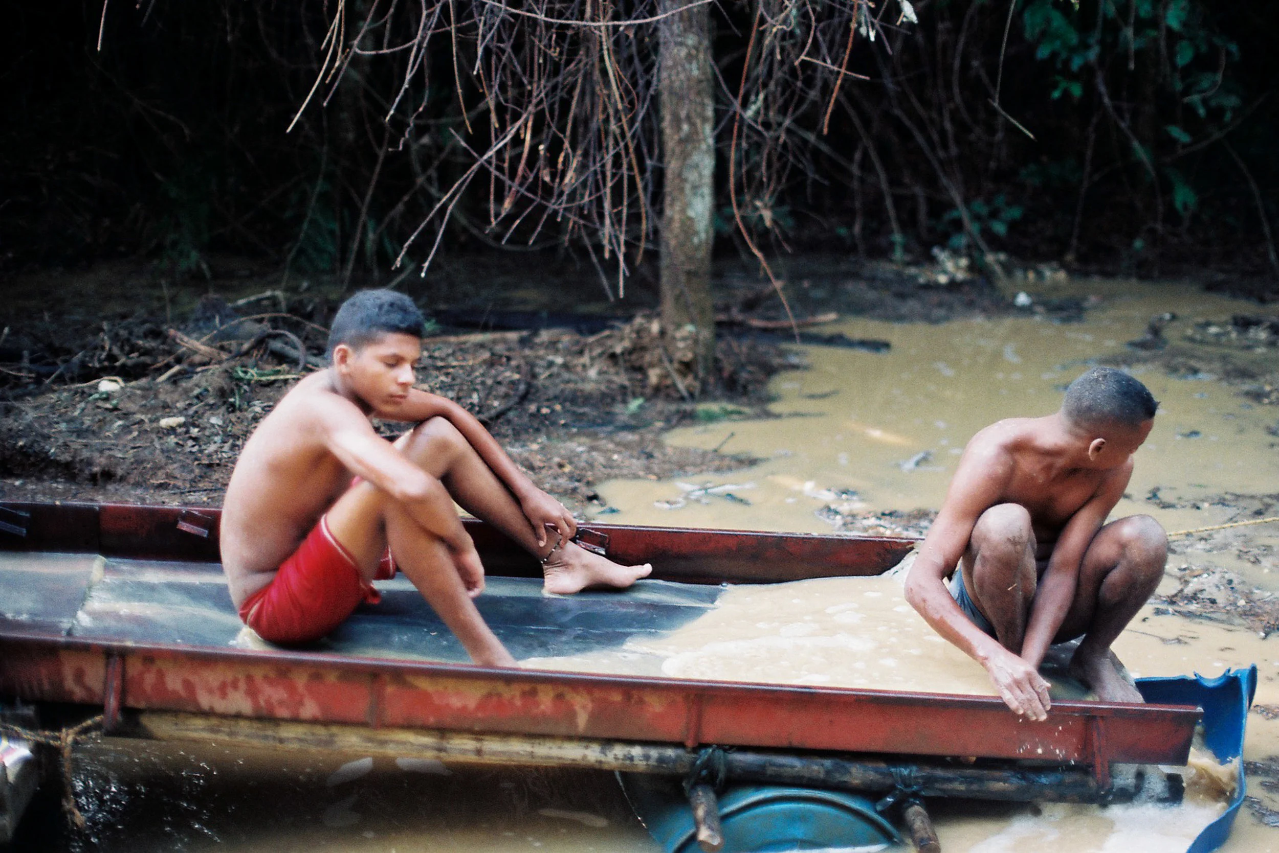 MINEROS ILEGALES-11.jpg