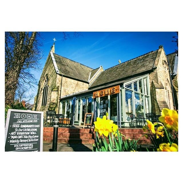 It's the last day of the Golden Things exhibition at the Didsbury Parsonage today. TOMORROW it moves down the road to Home Caf&eacute; Didsbury
.
.
It's a boudiful community caf&eacute; with an excellent vegetarian menu, snacks and sweet  Located Eas