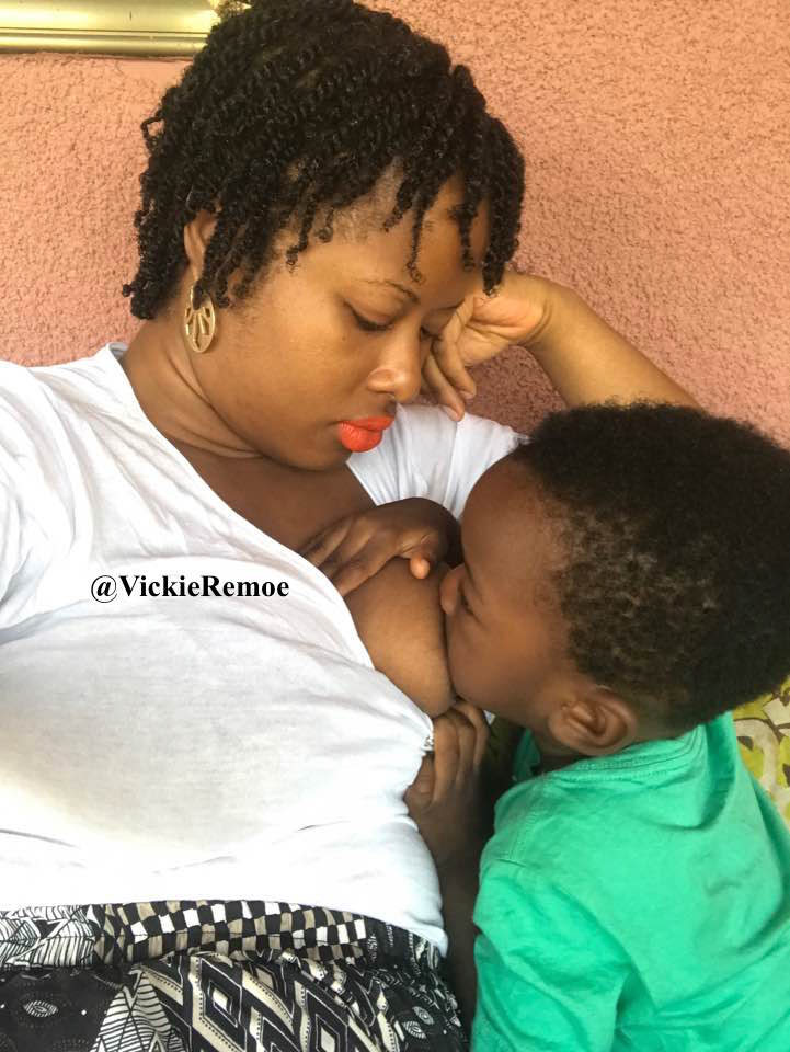 VickieRemoeBlog-breastfeeding-sagging-breastfeedingweek6.jpg