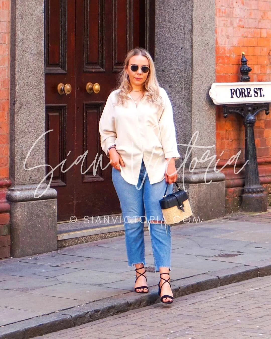 oversized blouse outfit