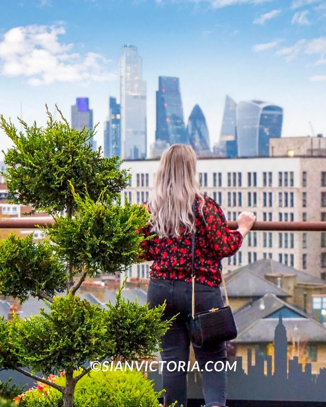 4* H10 London Waterloo Hotel Review & Video — Sian Victoria.