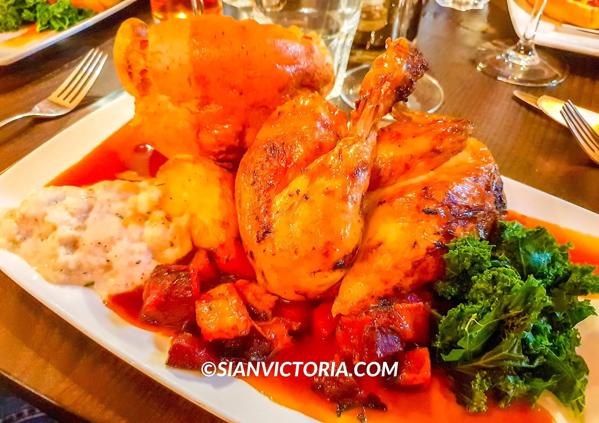 The Bulls Head Gastropub Sunday Lunch, Meriden — Sian Victoria.