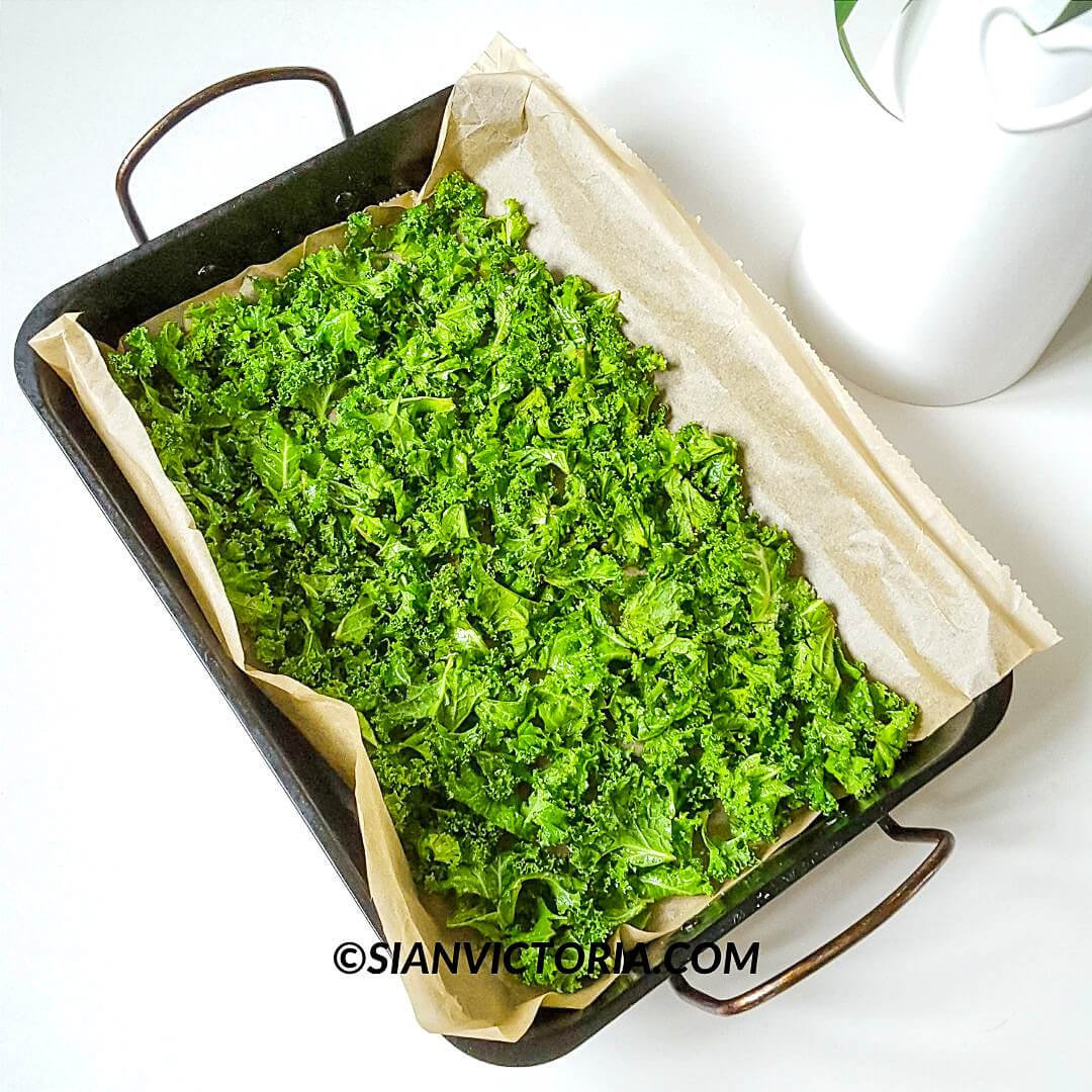 How to Make Kale Crisps Recipe Nutritious Snack — Sian Victoria.