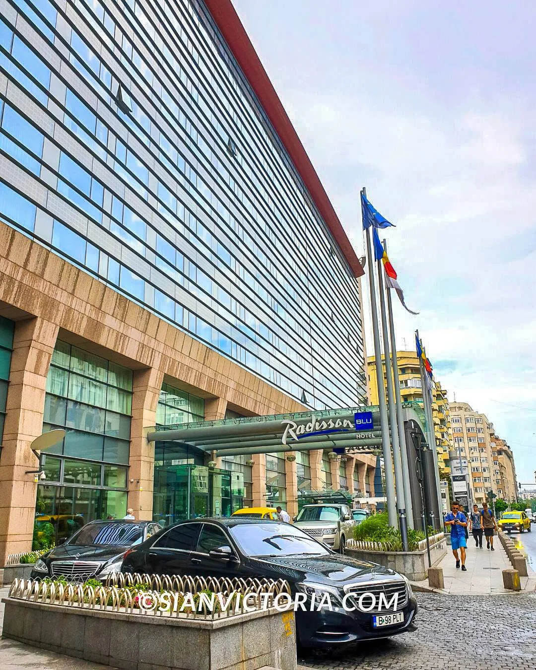 5* Radisson Blu Hotel Bucharest Review & Video — Sian Victoria.